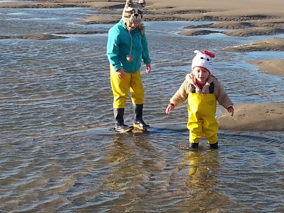 ‎The beach is one big puddle to jump in!