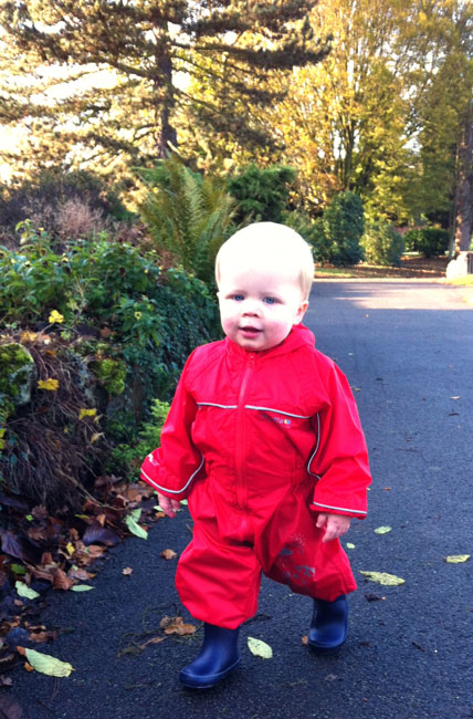 Scott in Puddle Suit & Ocean wellies